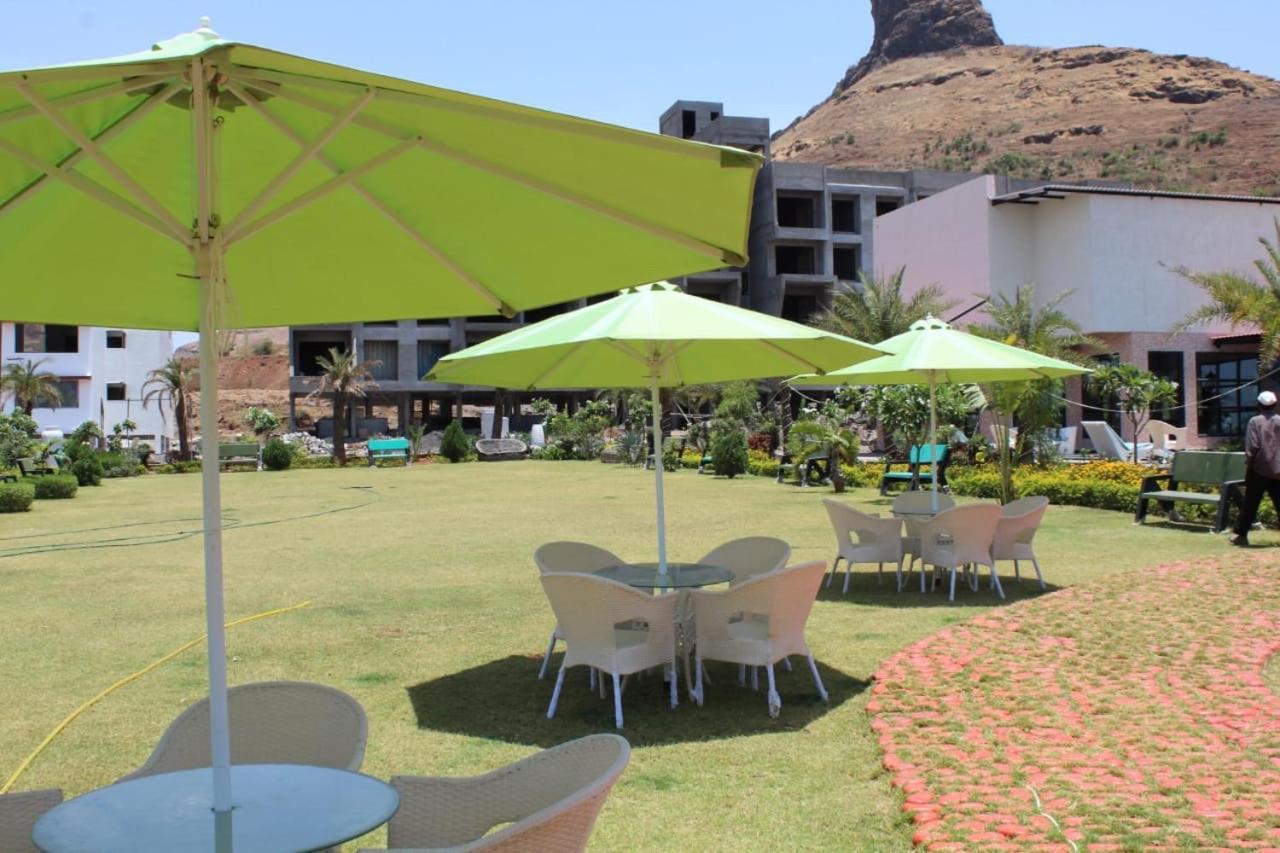 Strawberry Hills Saputara Hotel Exterior foto